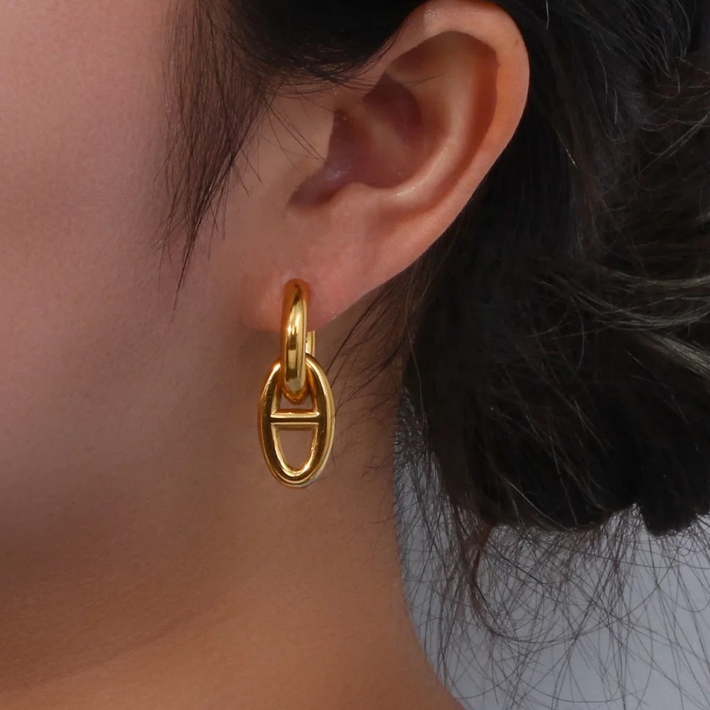New 18K Gold Pig Nose Shape Hoop Earrings, wonderful Earrings, wow Earrings - Picture 2 of 7
